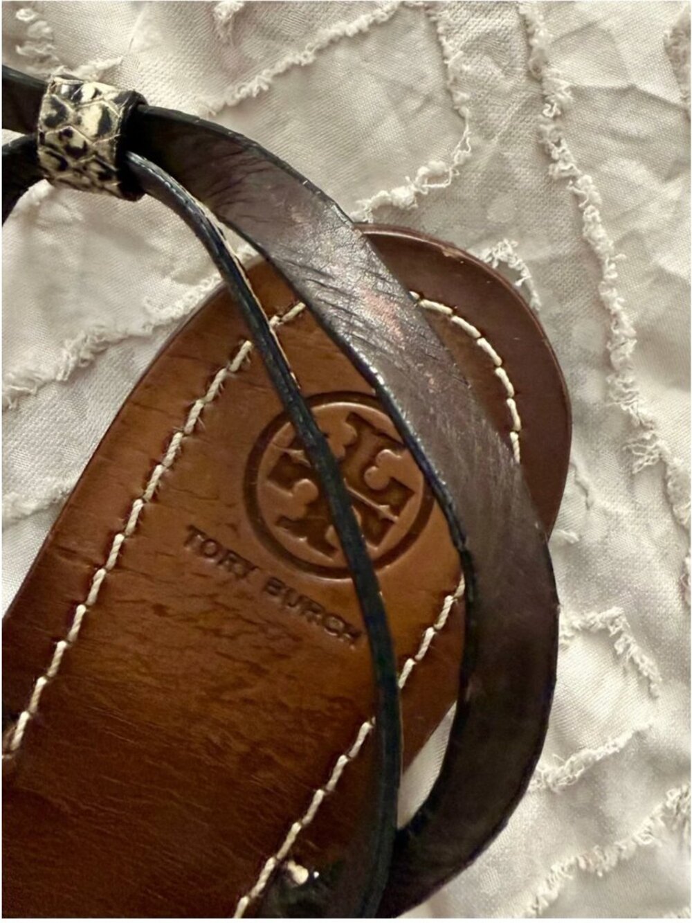 Tory Burch Phoebe Chandler Flat Leather Sandals with Snake-Print Trim - Picture 2 of 16